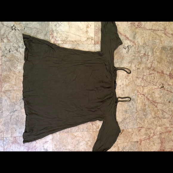Hype + off the shoulder top - Picture 4 of 6